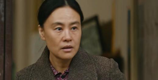 六姊妹》奚美娟和邬君梅才知啥是真穷人凯发首页登录浓妆艳抹别演穷人！看《(图6)