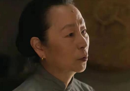 六姊妹》奚美娟和邬君梅才知啥是真穷人凯发首页登录浓妆艳抹别演穷人！看《(图16)